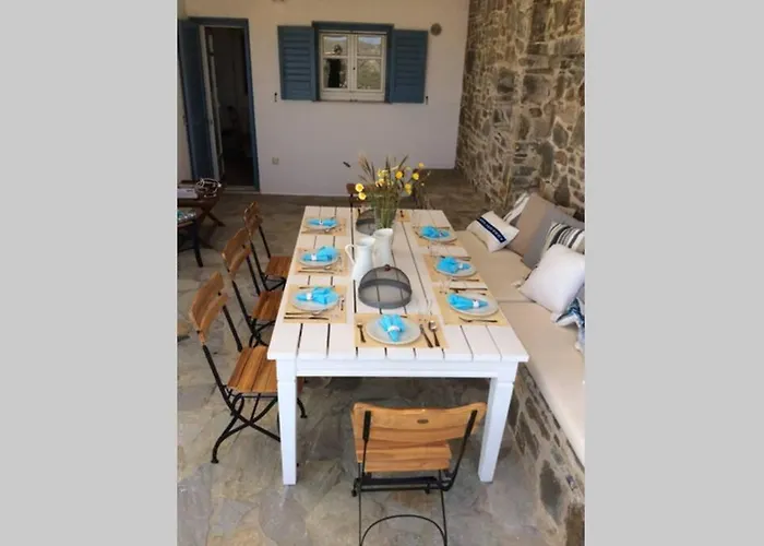 Semesterbostad Chez Semiramis The Summer Breeze House 5'min From The *