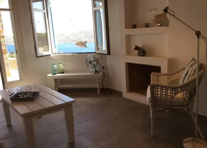 Semesterbostad Chez Semiramis The Summer Breeze House 5'min From The Rámos